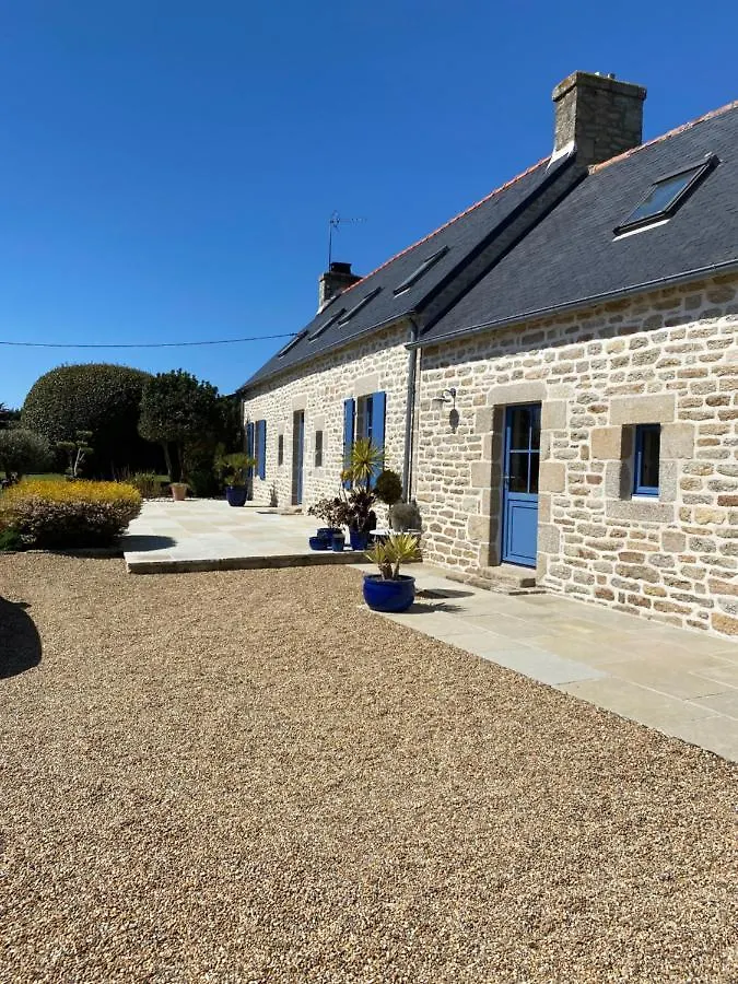 Kerberrien lodge avec connection internet Plobannalec 0*,  France